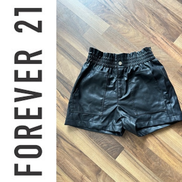 Forever 21 Pants - 🍋 Forever 21 Faux Leather mini shorts size small